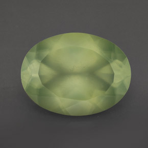 Préhnite vert naturelle transparent, 8,93 ct, transparent / translucide