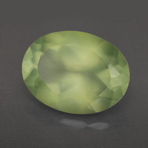 Préhnite vert naturelle transparent, 8,93 ct, transparent / translucide