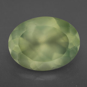 Préhnite vert naturelle transparent, 9,03 ct, transparent / translucide