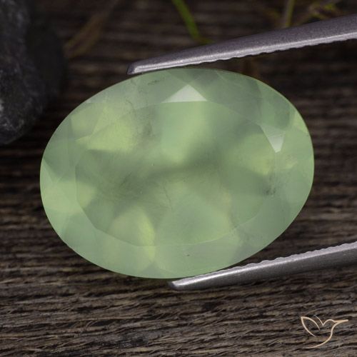 Prehnite Pale Lime Green  naturelle Coupe ovale, 8.88 ct, Translucide