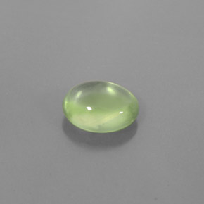 Préhnite vert naturelle coupe ovale, 2,11 ct, transparent