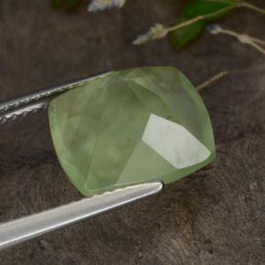 Préhnite vert naturelle transparent, 6,62 ct, transparent / translucide