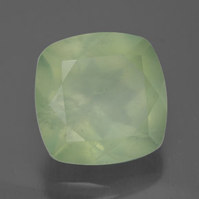 Préhnite vert naturelle transparent, 7,04 ct, transparent / translucide