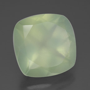 Préhnite vert naturelle transparent, 6,90 ct, transparent / translucide