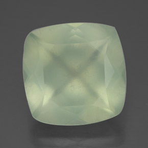 Préhnite vert naturelle transparent, 7,44 ct, transparent / translucide