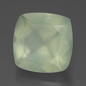 Préhnite vert naturelle transparent, 7,44 ct, transparent / translucide