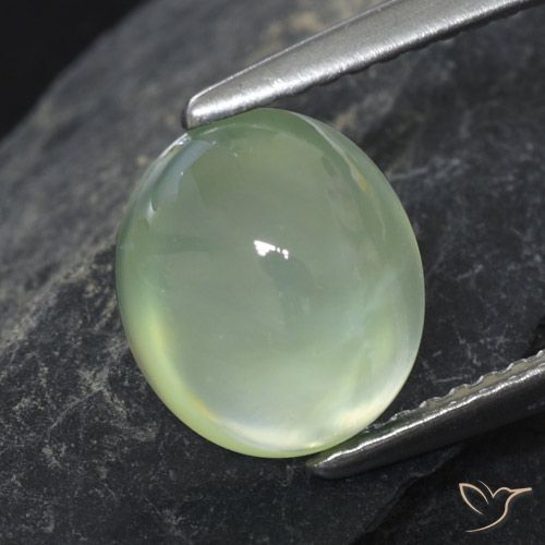 2.68ct Naturel Vert sauge très clair Préhnite, ovale, Transparent