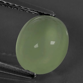 Préhnite vert naturelle coupe ovale, 2,00 ct, transparent