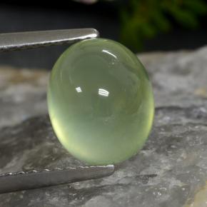 Préhnite vert naturelle coupe ovale, 3,45 ct, translucide