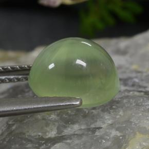 Préhnite vert naturelle coupe ovale, 3,45 ct, translucide