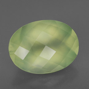 Préhnite vert naturelle transparent, 9,60 ct, transparent / translucide