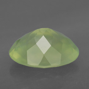 Préhnite vert naturelle transparent, 9,60 ct, transparent / translucide