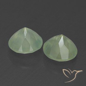 Achetez naturel 3,90ct vert préhnite gems, transparent, en provenance afrique du sud chez gemselect. en stock, livraison internationale!