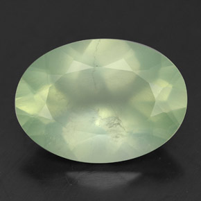 Préhnite vert naturelle coupe ovale, 5,36 ct, transparent
