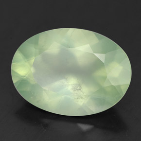 Préhnite vert naturelle coupe ovale, 5,36 ct, transparent