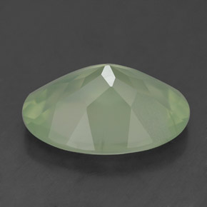 Préhnite vert naturelle coupe ovale, 4,76 ct, translucide