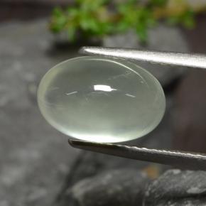Prehnite Pale Green  naturelle Coupe ovale, 3.57 ct, Transparent