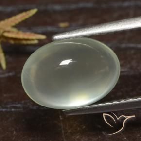 Préhnite Olive Green  naturelle ovale, 3.18 ct, Transparent