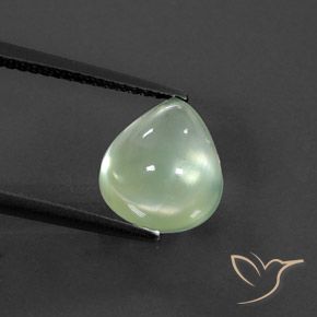 Préhnite Pale Yellowish Green    naturelle En forme de poire, 3.51 ct, Transparent / Translucide