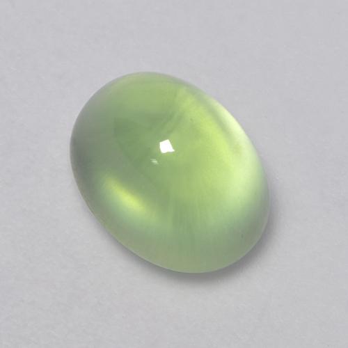 Préhnite vert naturelle coupe ovale, 2,74 ct, transparent