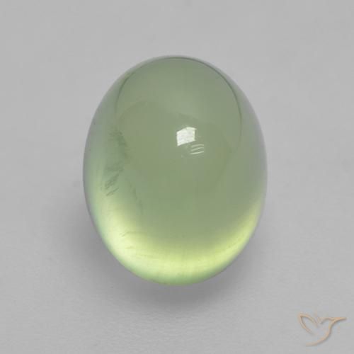Préhnite vert naturelle coupe ovale, 2,70 ct, transparent