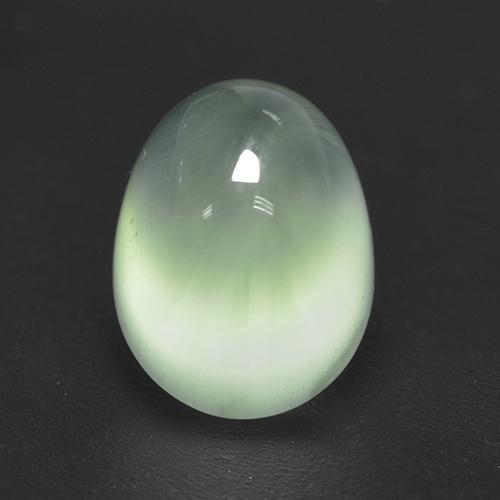 Préhnite vert naturelle coupe ovale, 2,70 ct, transparent