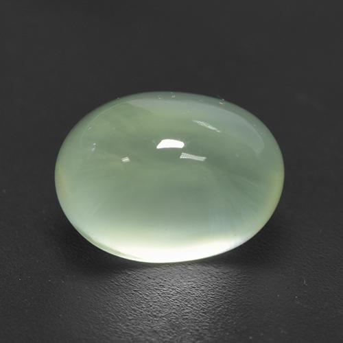 Préhnite vert naturelle coupe ovale, 2,70 ct, transparent