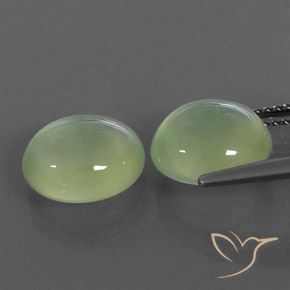 Shop natural 6.96ct Medium Green  Préhnite gems, ovale, from Afrique du Sud at GemSelect. In stock, global shipping!