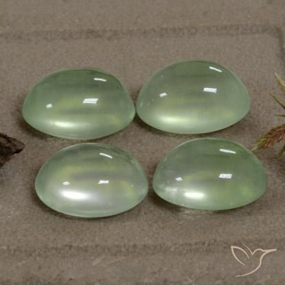Shop natural 9.96ct Vert jaune léger Préhnite gems, ovale, from Afrique du Sud at GemSelect. In stock, global shipping!