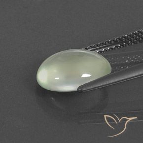Préhnite Pale Green  naturelle ovale, 2.68 ct, Transparent