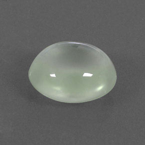 Préhnite vert naturelle coupe ovale, 3,95 ct, transparent