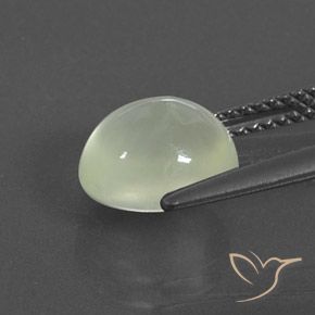 Préhnite Warm Green     naturelle ovale, 3.04 ct, Transparent / Translucide