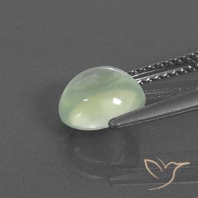 Préhnite Vert clair naturelle ovale, 1.76 ct, Transparent / Translucide