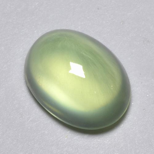Préhnite vert naturelle coupe ovale, 2,13 ct, transparent