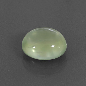 Préhnite vert naturelle coupe ovale, 1,43 ct, transparent