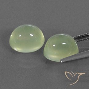 Shop natural 4.71ct Medium Green  Préhnite gems, ovale, from Afrique du Sud at GemSelect. In stock, global shipping!