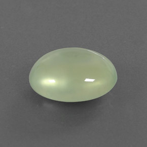 Préhnite vert naturelle coupe ovale, 3,53 ct, transparent