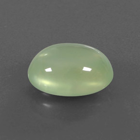 Préhnite vert naturelle coupe ovale, 3,91 ct, transparent