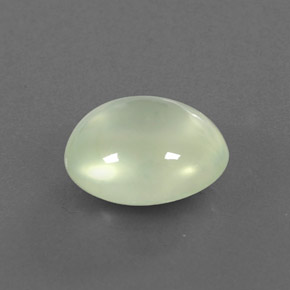 Préhnite vert naturelle coupe ovale, 3,53 ct, transparent