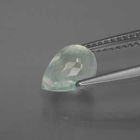 Préhnite vert naturelle briolette, 1,73 ct, transparent