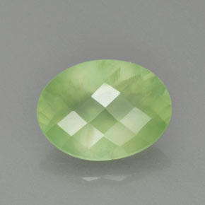 Préhnite vert naturelle transparent, 8,71 ct, transparent / translucide