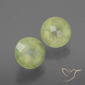 Shop natural 3.63ct Vert terre Préhnite gems, Tour, from Afrique du Sud at GemSelect. In stock, global shipping!