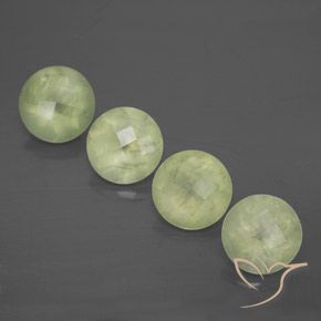 Shop natural 7.08ct Vert poire pâle Préhnite gems, Tour, from Afrique du Sud at GemSelect. In stock, global shipping!
