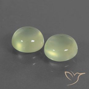Shop natural 3.35ct Vert moyen Préhnite gems, Tour, from Afrique du Sud at GemSelect. In stock, global shipping!