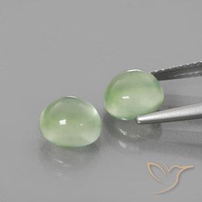 Shop natural 3.71ct Vert poire pâle Préhnite gems, Tour, from Afrique du Sud at GemSelect. In stock, global shipping!