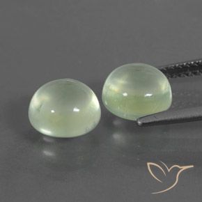 Shop natural 4.36ct Vert poire pâle Préhnite gems, Tour, from Afrique du Sud at GemSelect. In stock, global shipping!