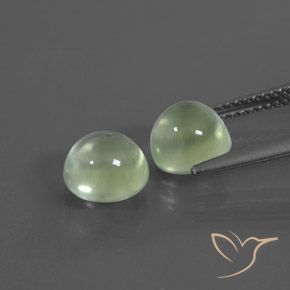 Shop natural 4.19ct Vert poire léger Préhnite gems, Tour, from Afrique du Sud at GemSelect. In stock, global shipping!