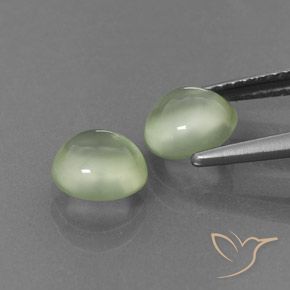Shop natural 2.33ct Vert pâle Préhnite gems, Tour, from Afrique du Sud at GemSelect. In stock, global shipping!