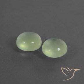 Shop natural 3.88ct Vert poire pâle Préhnite gems, Tour, from Afrique du Sud at GemSelect. In stock, global shipping!