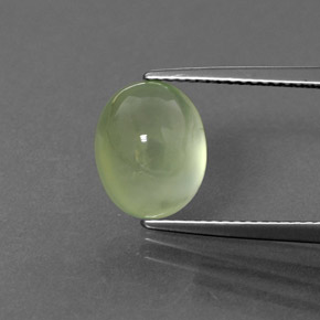 Préhnite vert naturelle coupe ovale, 4,45 ct, transparent